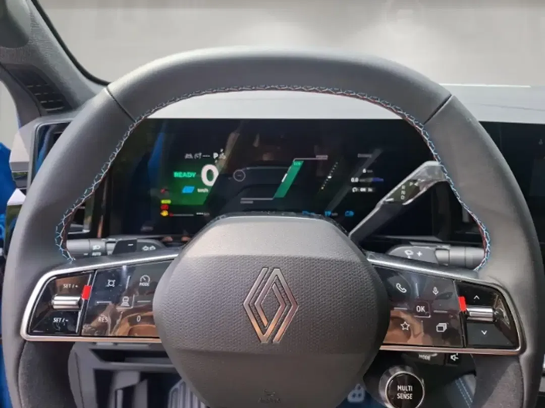 Renault Rafale E-Tech Hybrid PHEV 4x4 - Thumbnail 7