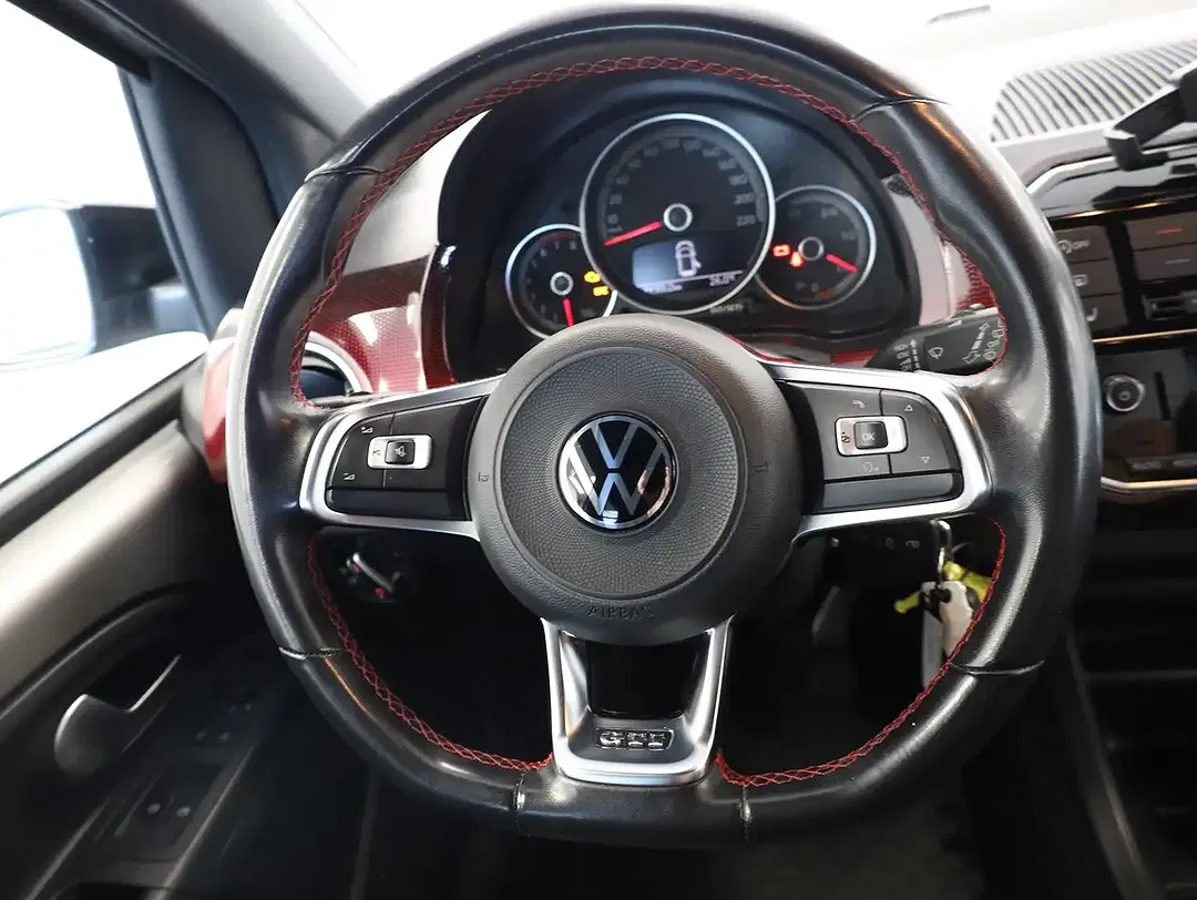 Volkswagen up! GTI - foto 15