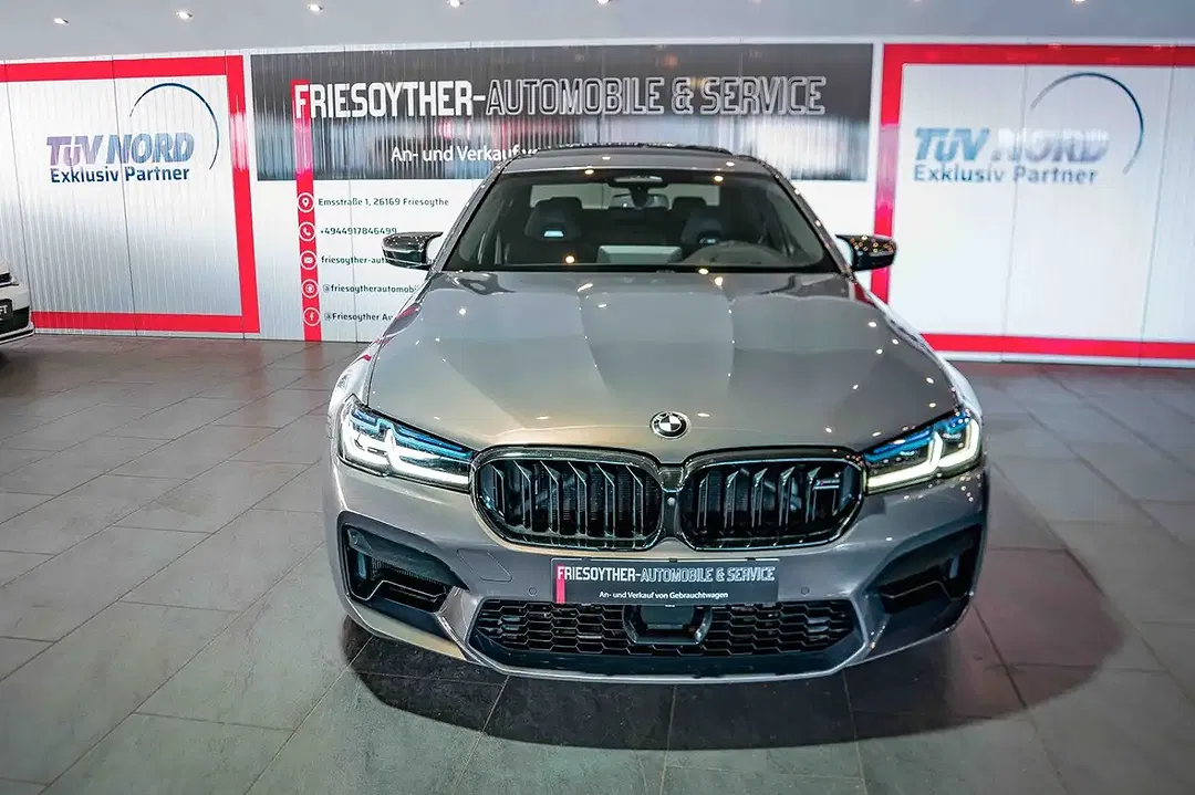 BMW M5 Competition - Thumbnail 3