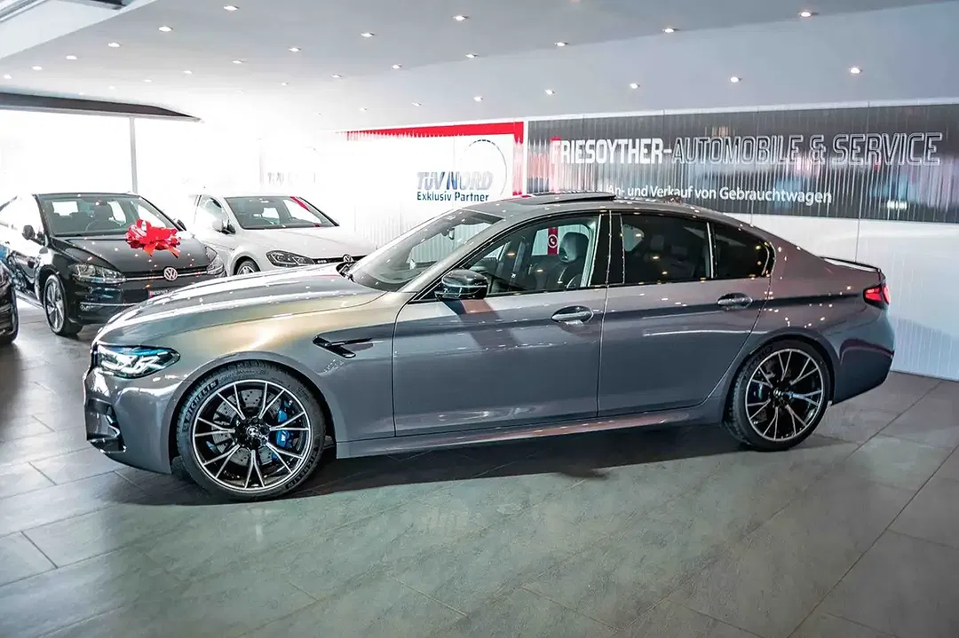 BMW M5 Competition - Thumbnail 4