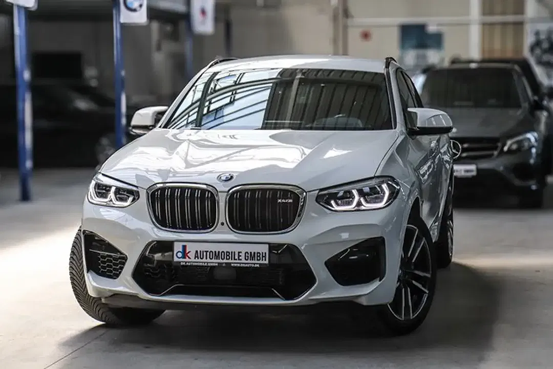 BMW X4 M - Thumbnail 3