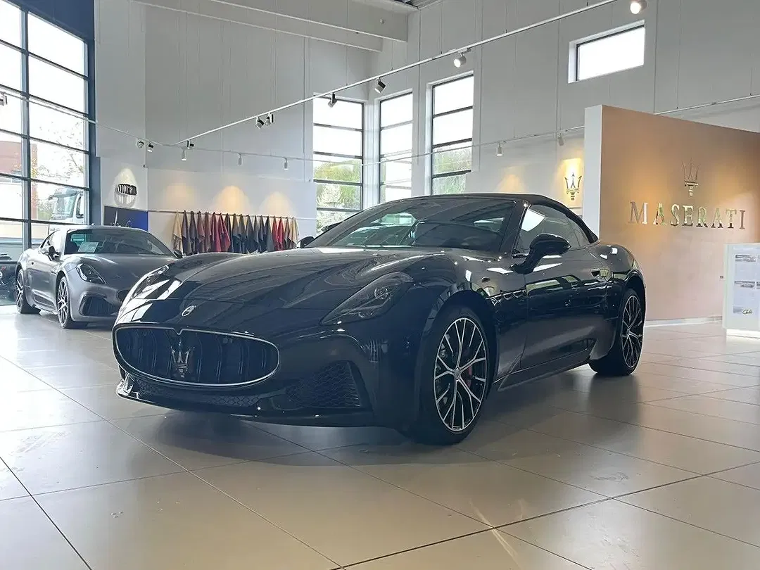 Maserati GranCabrio - foto 1