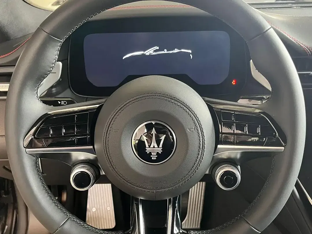 Maserati GranCabrio - Thumbnail 11