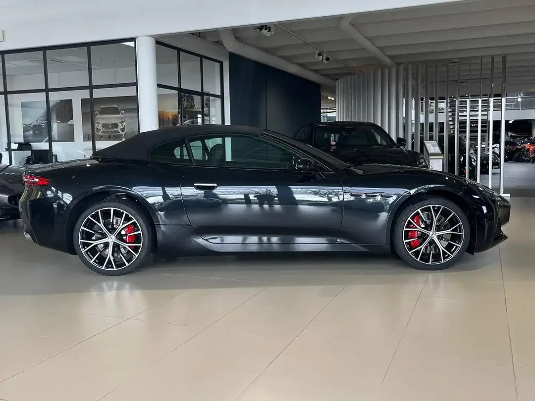 Maserati GranCabrio - Thumbnail 4