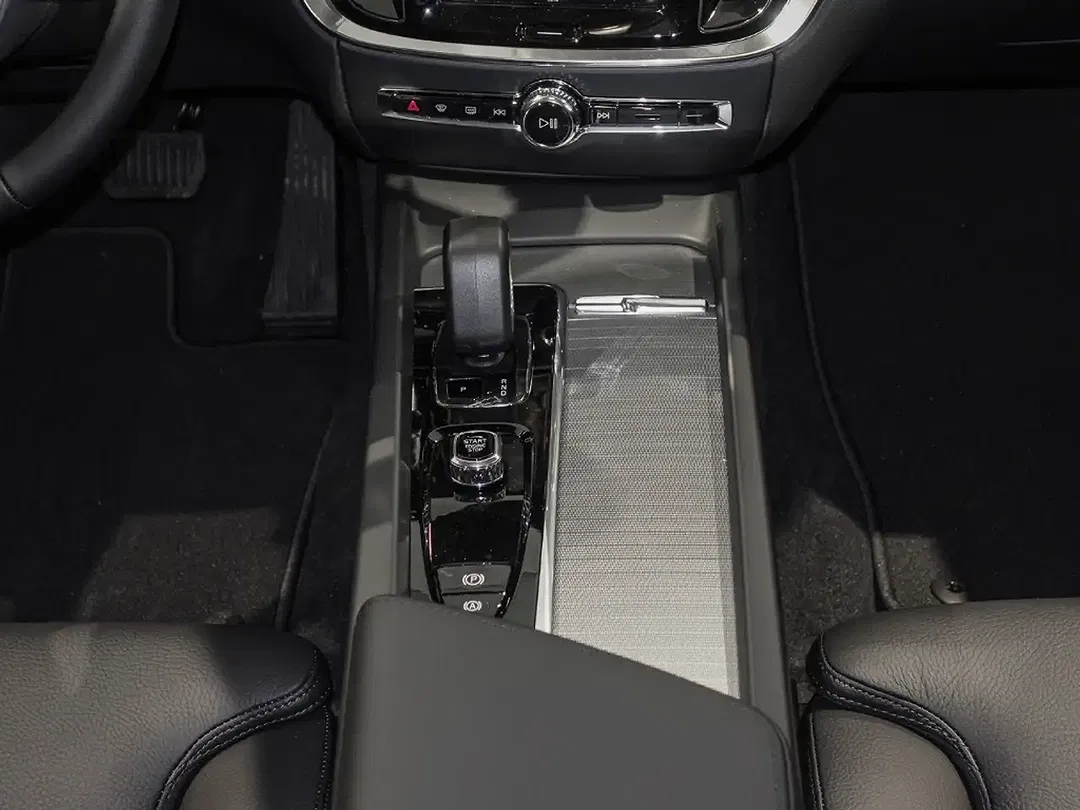 Volvo V60 B4 Plus Dark - Thumbnail 9