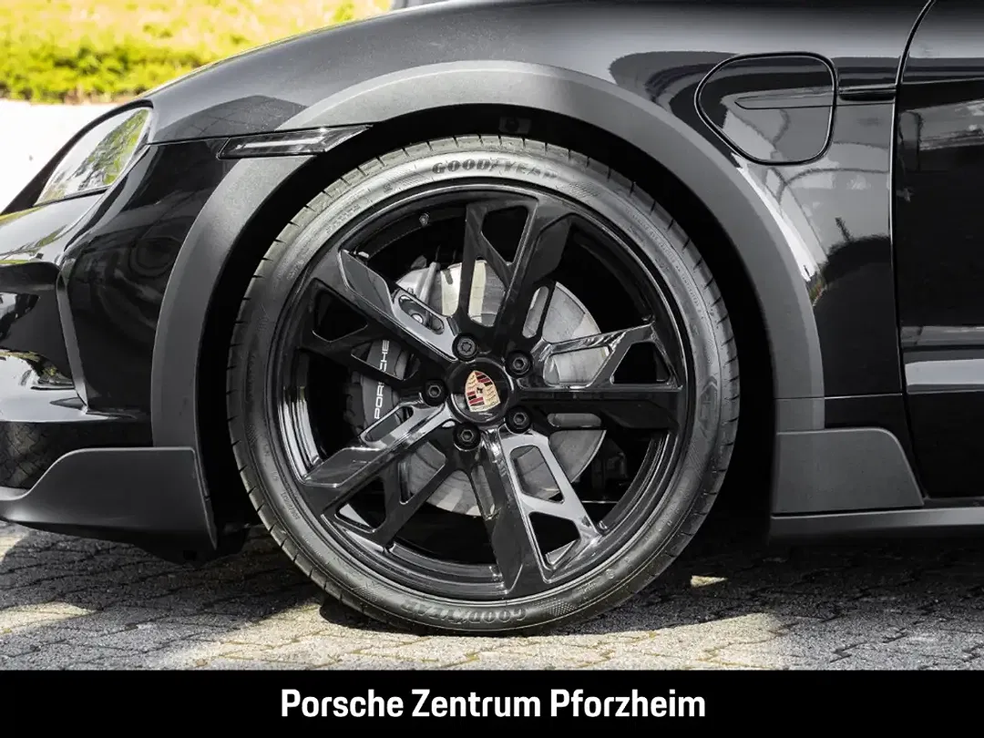 Porsche Taycan 4 Cross Turismo - Thumbnail 13