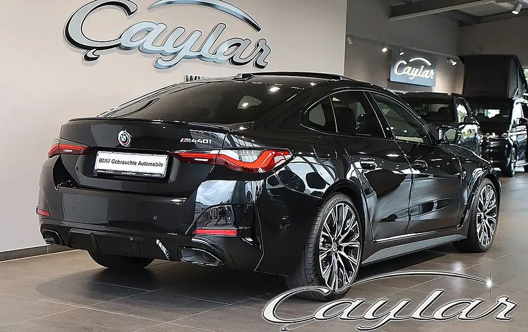 BMW M4 Gran Coupe - Thumbnail 6