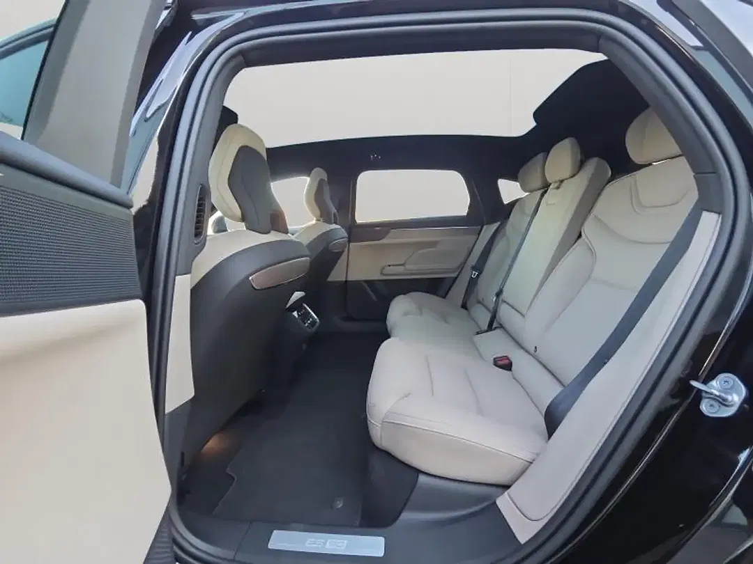 Volvo ES90 Single Motor Extended Range Ultra - Thumbnail 13