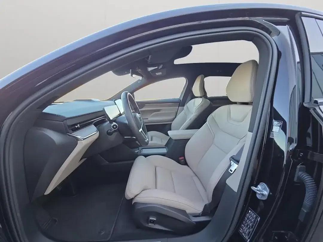 Volvo ES90 Single Motor Extended Range Ultra - Thumbnail 9