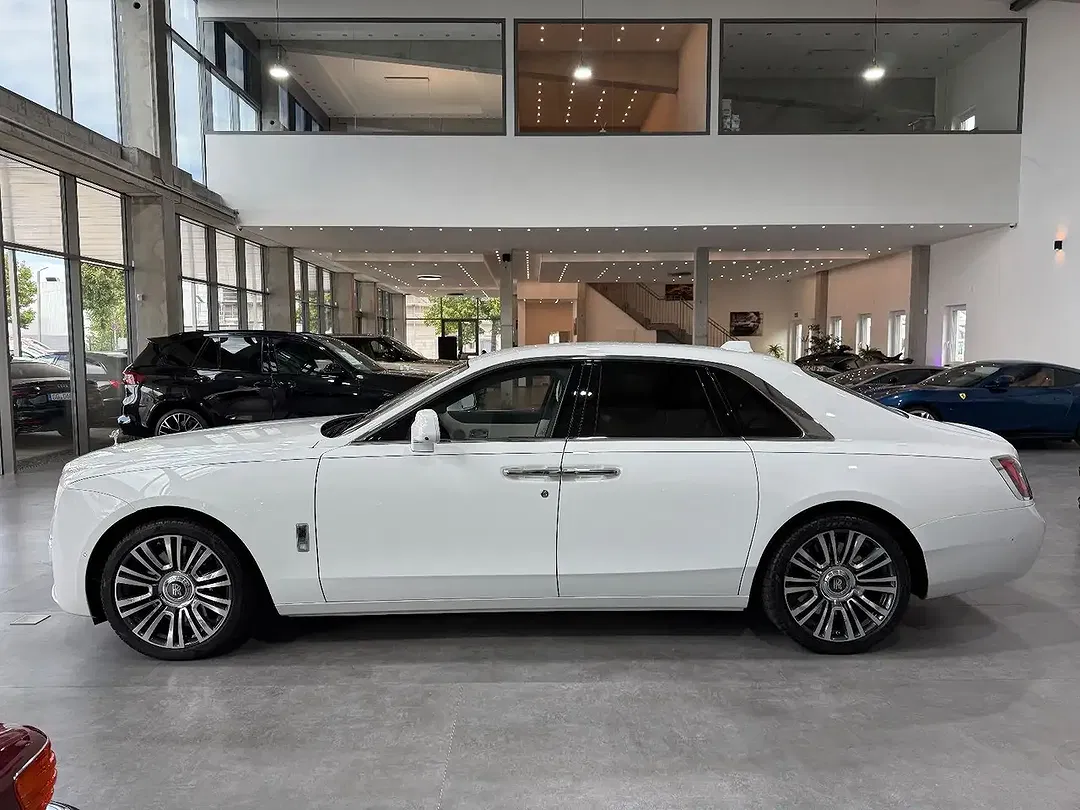 Rolls-Royce Ghost - Thumbnail 11