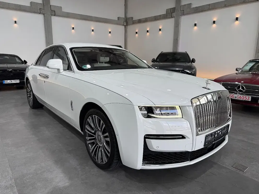 Rolls-Royce Ghost - Thumbnail 3