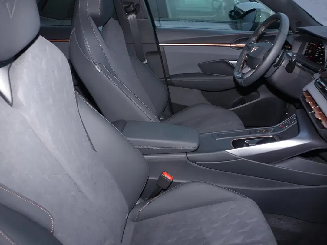 CUPRA Terramar 2.0 TSI DSG 4Drive VZ Matrix LED - Thumbnail 8
