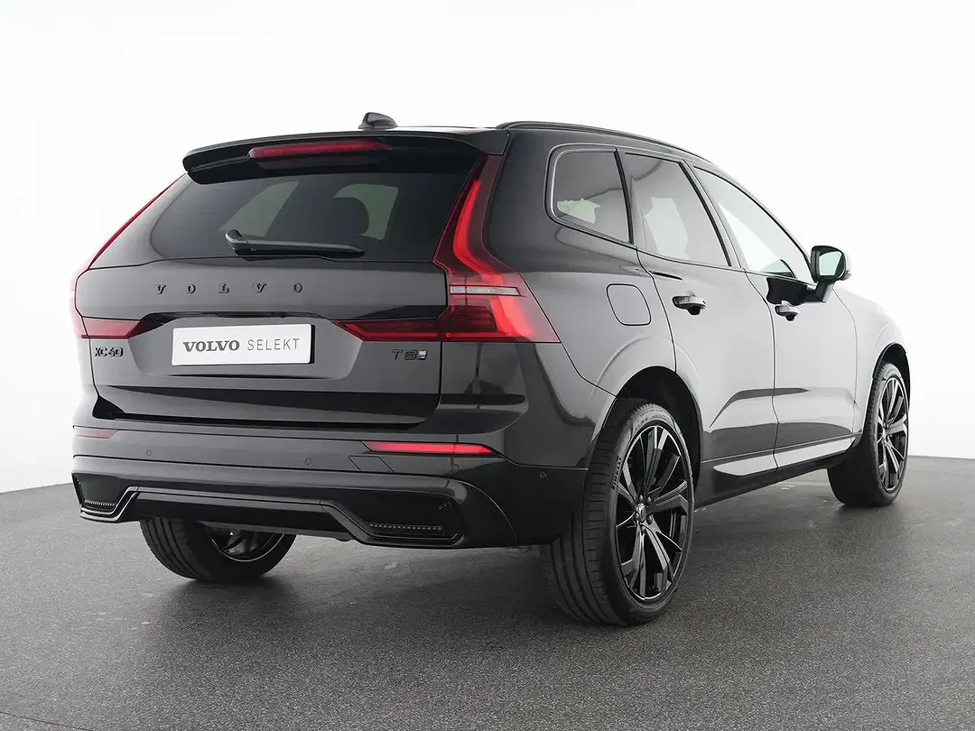 Volvo XC60 T8 AWD Ultra Black Edition - foto 2