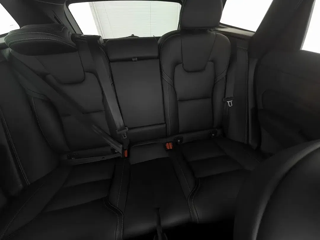 Volvo XC60 T8 AWD Ultra Black Edition - Thumbnail 5