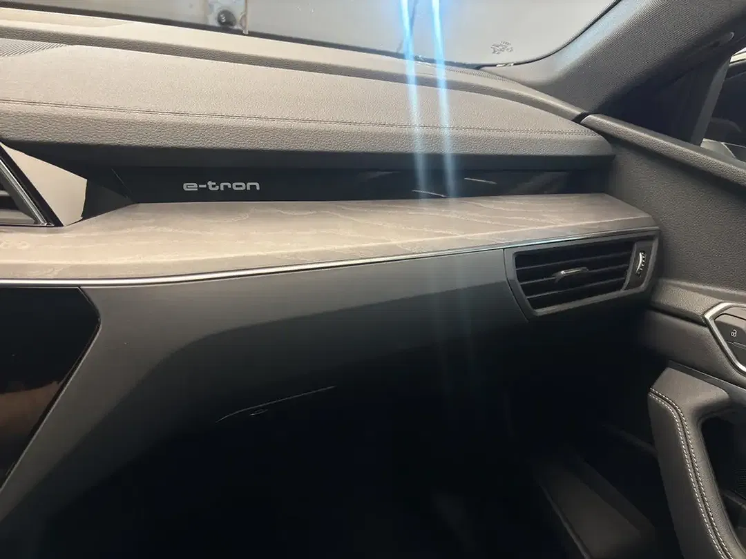 Audi Q8 e-tron 50 quattro Matrix LED S line - foto 24
