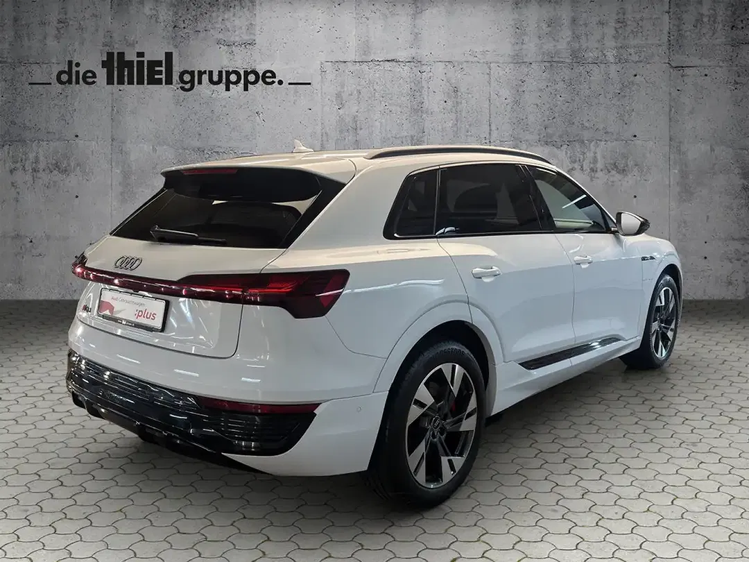 Audi Q8 e-tron 50 quattro Matrix LED S line - Thumbnail 3