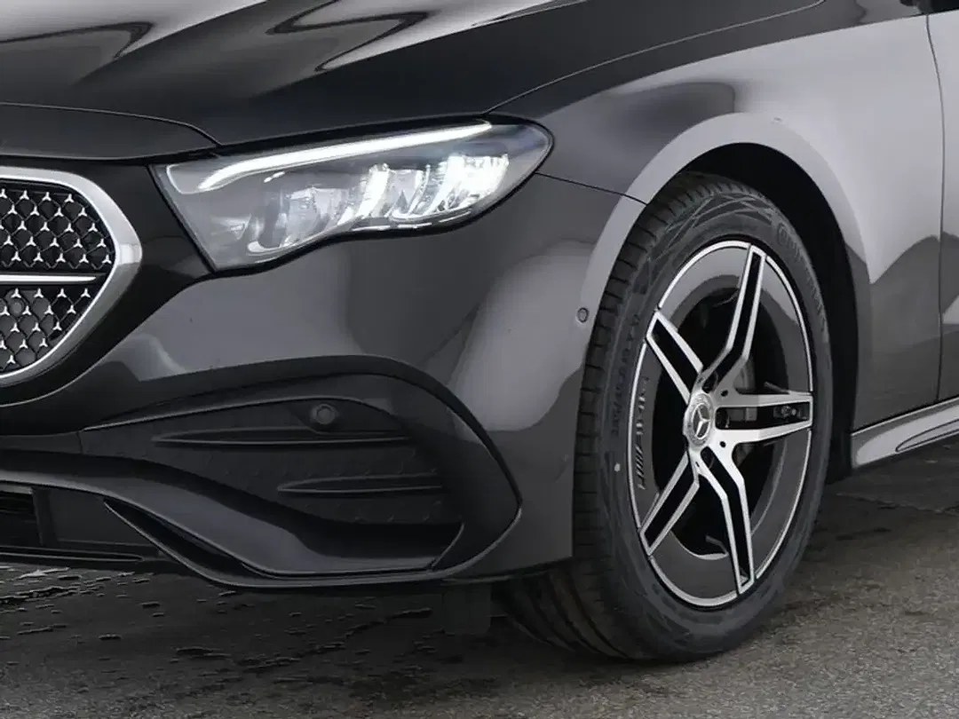 Mercedes-Benz E 200 AMG Line Night - Thumbnail 3