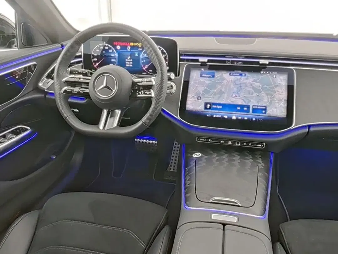 Mercedes-Benz E 200 AMG Line Night - Thumbnail 5