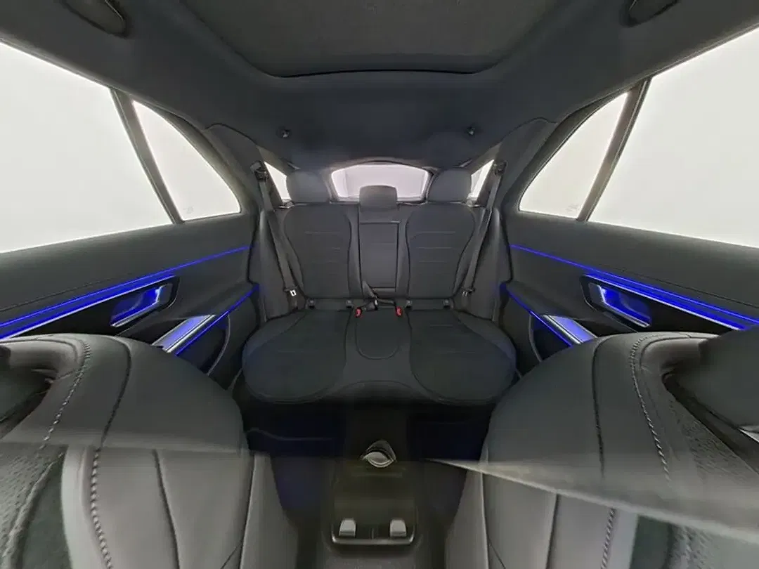 Mercedes-Benz E 200 AMG Line Night - Thumbnail 7