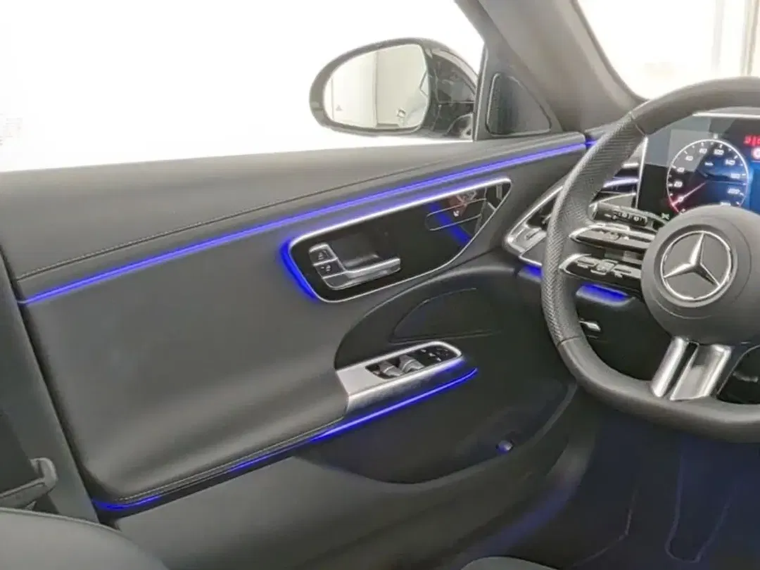 Mercedes-Benz E 200 AMG Line Night - Thumbnail 8