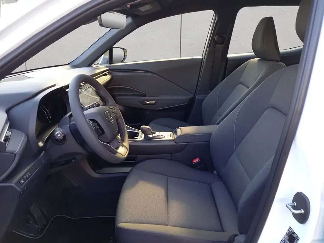 Lexus LBX Comfort - Thumbnail 10