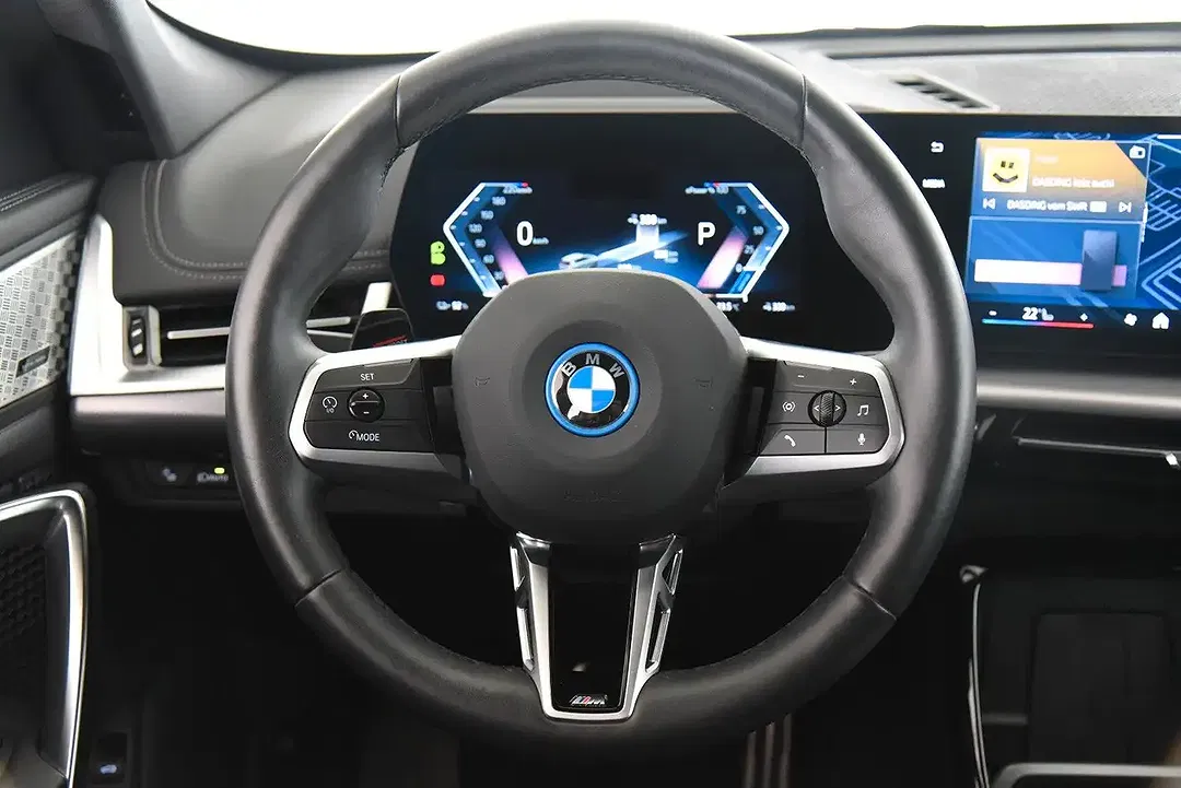 BMW iX1 xDrive M Sport - Thumbnail 10