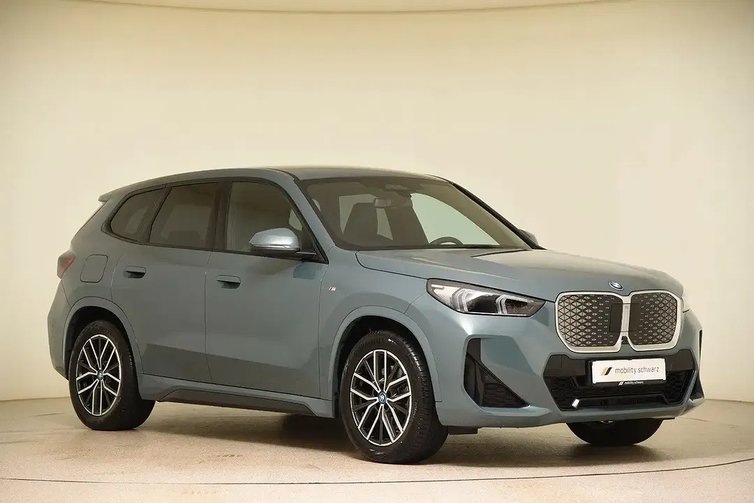 BMW iX1 xDrive M Sport - Thumbnail 4
