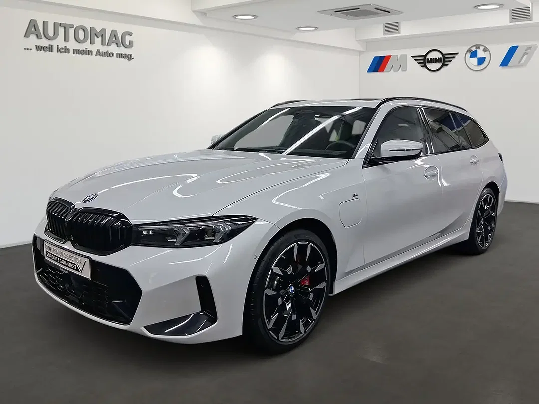 BMW 330 xDrive Touring - Afbeelding 1