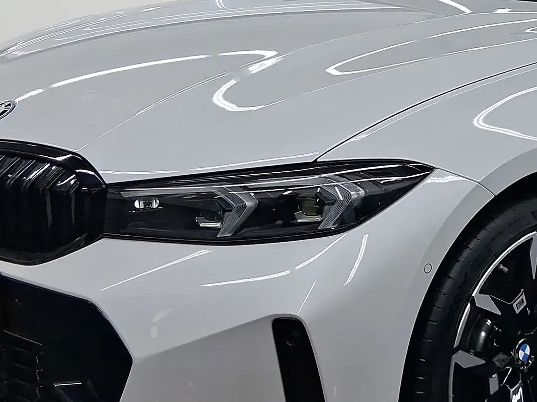 BMW 330 xDrive Touring - Thumbnail 5
