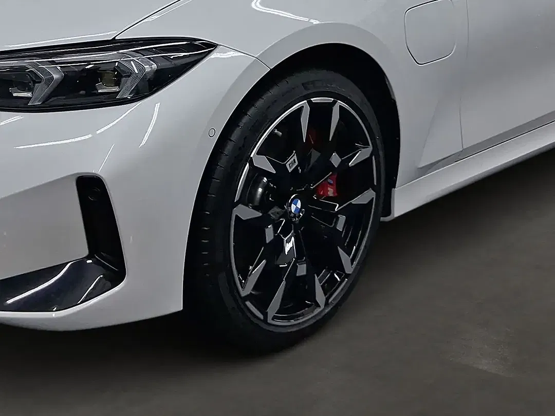 BMW 330 xDrive Touring - Thumbnail 6