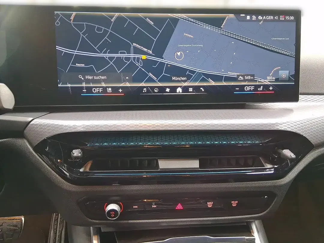 BMW 330 xDrive Touring - Thumbnail 9