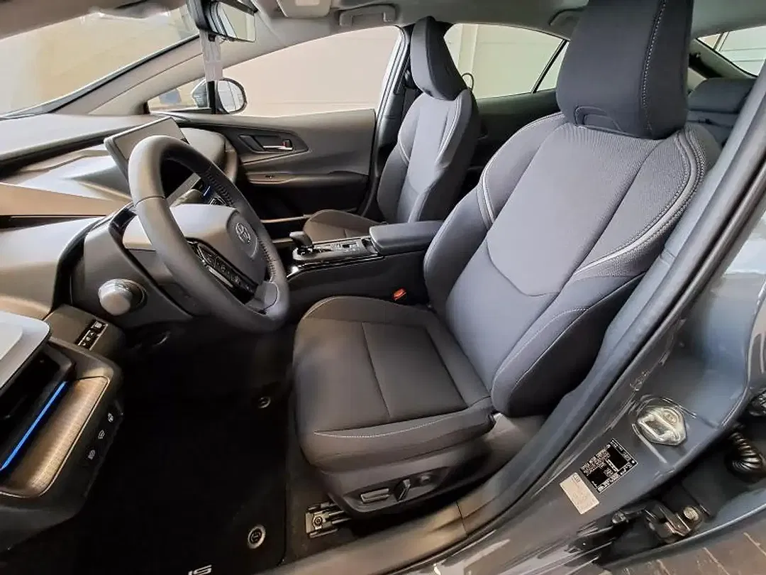Toyota Prius PHEV Premium Plus - Thumbnail 10