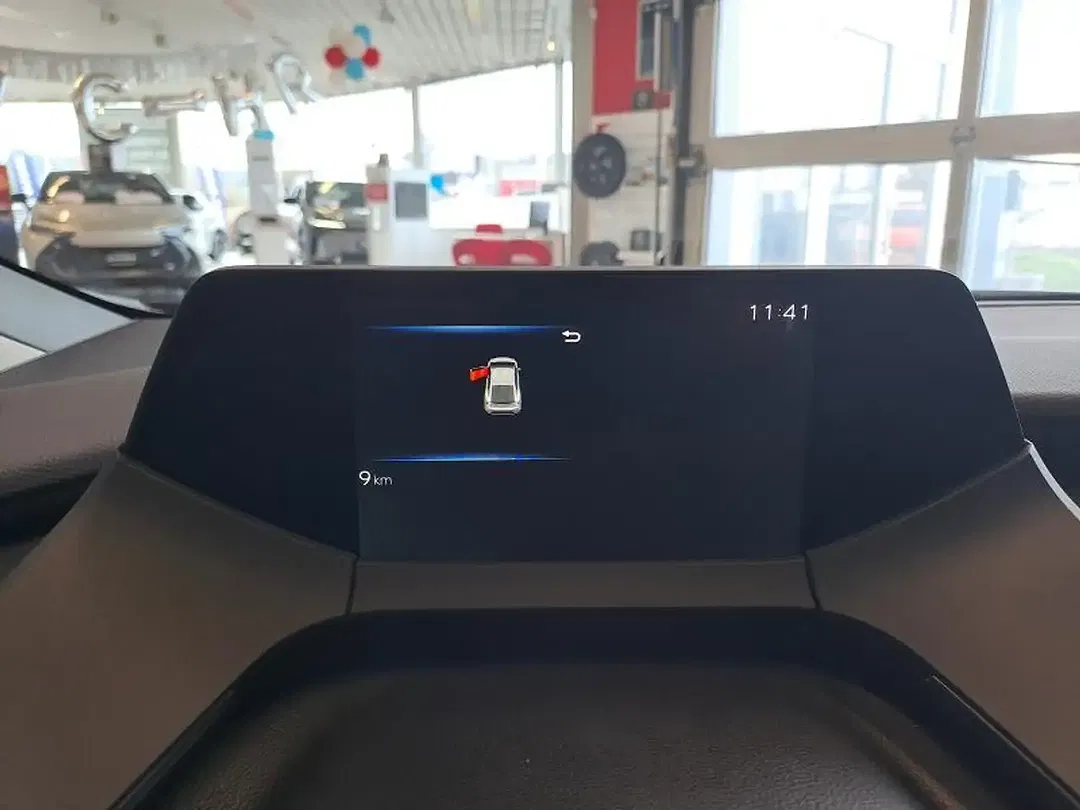 Toyota Prius PHEV Premium Plus - Thumbnail 13