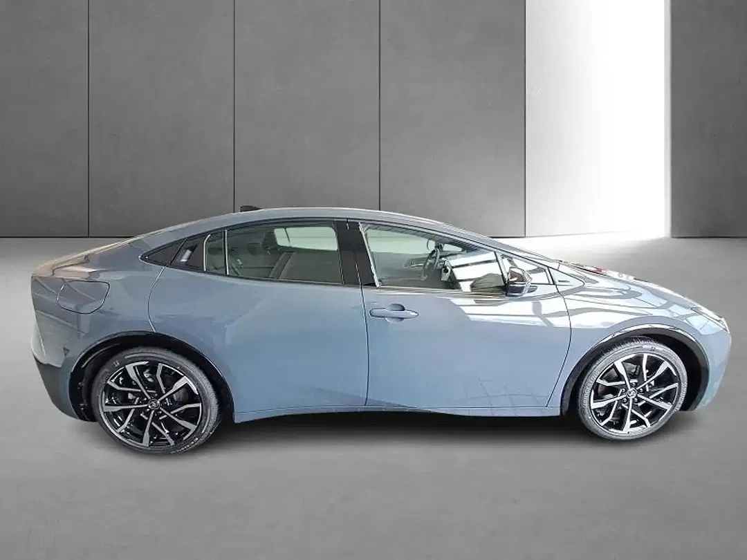 Toyota Prius PHEV Premium Plus - Thumbnail 5