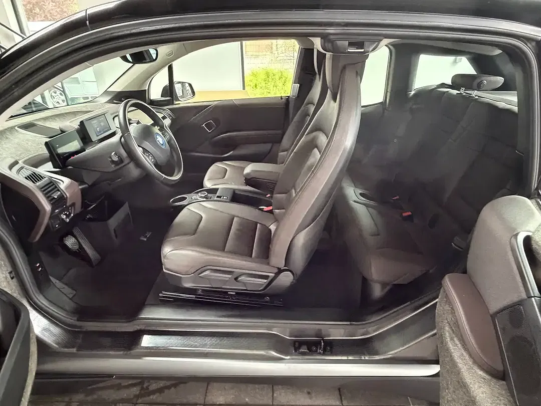 BMW i3 - Thumbnail 6