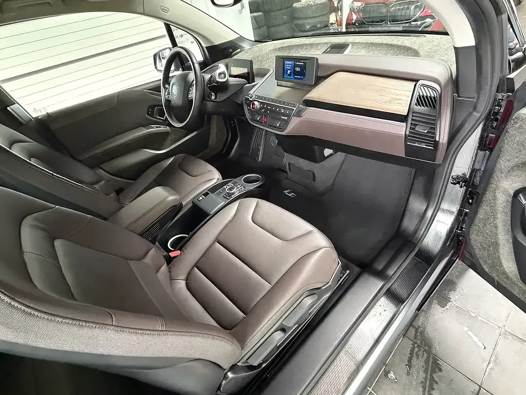 BMW i3 - Thumbnail 7