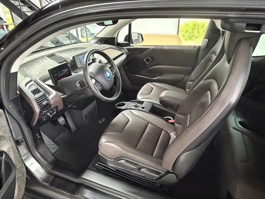BMW i3 - Thumbnail 5