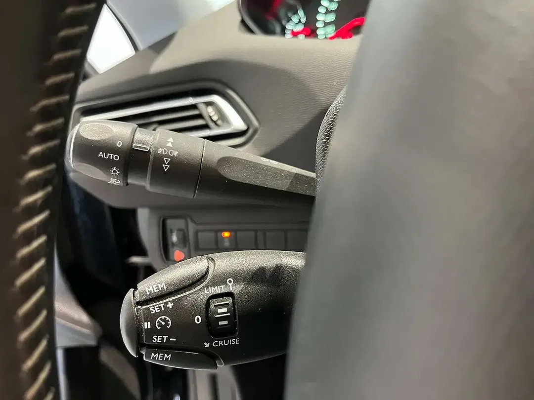 Peugeot 308 Style SW - Thumbnail 11