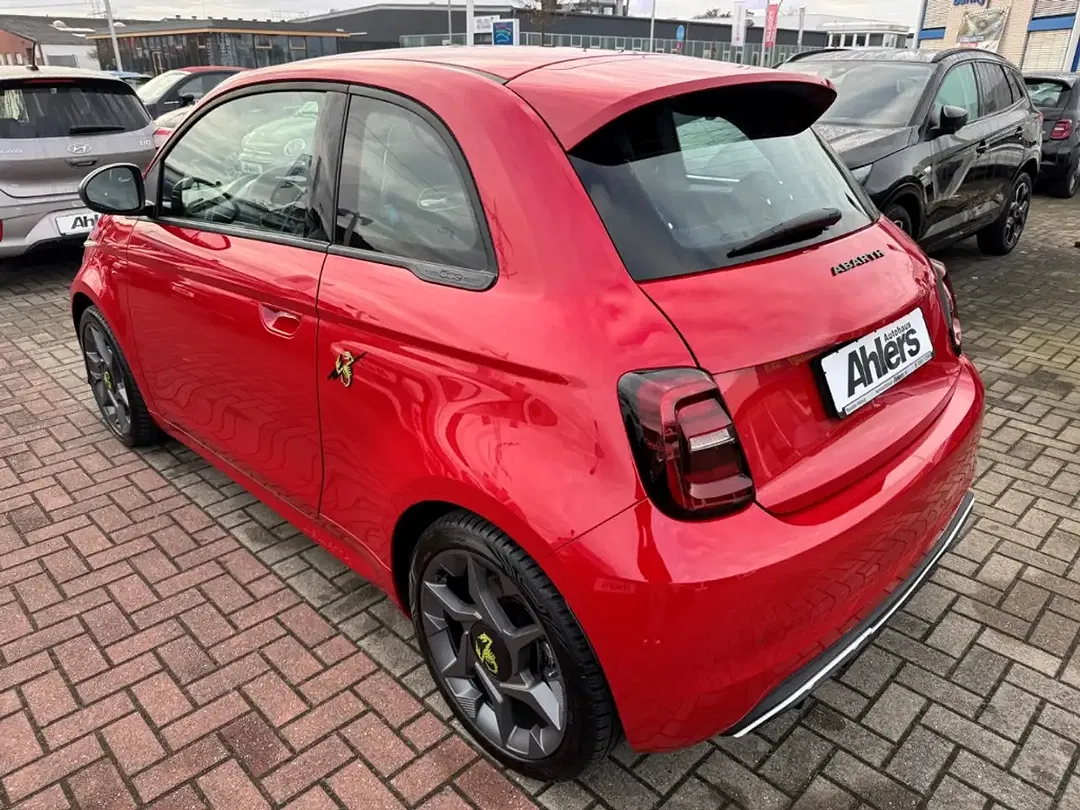 Abarth 500e - Thumbnail 5