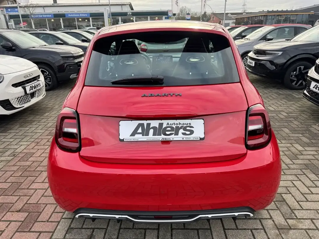 Abarth 500e - Thumbnail 6