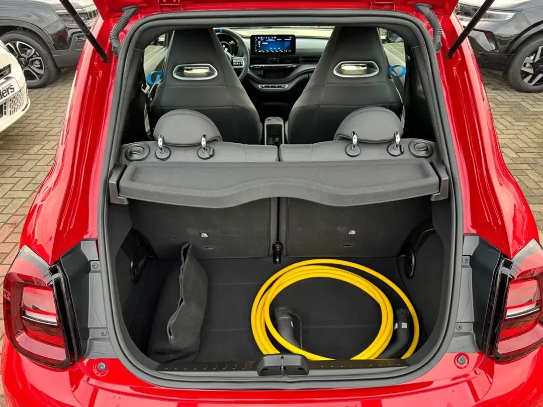 Abarth 500e - Thumbnail 7