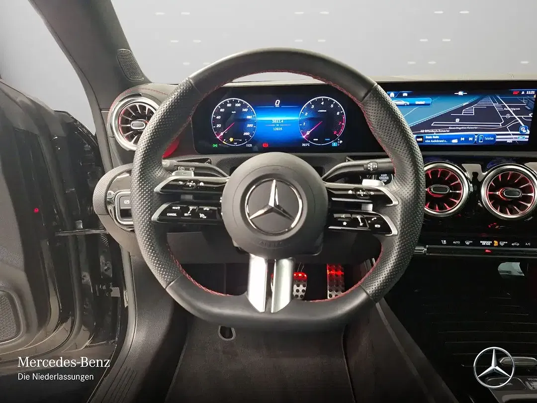 Mercedes-Benz CLA 200 7G-TRONIC AMG Night - Thumbnail 13