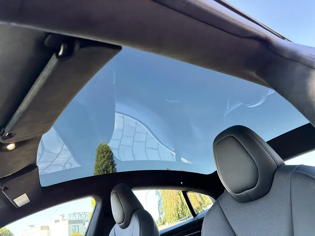 Tesla Model S Plaid - Thumbnail 13