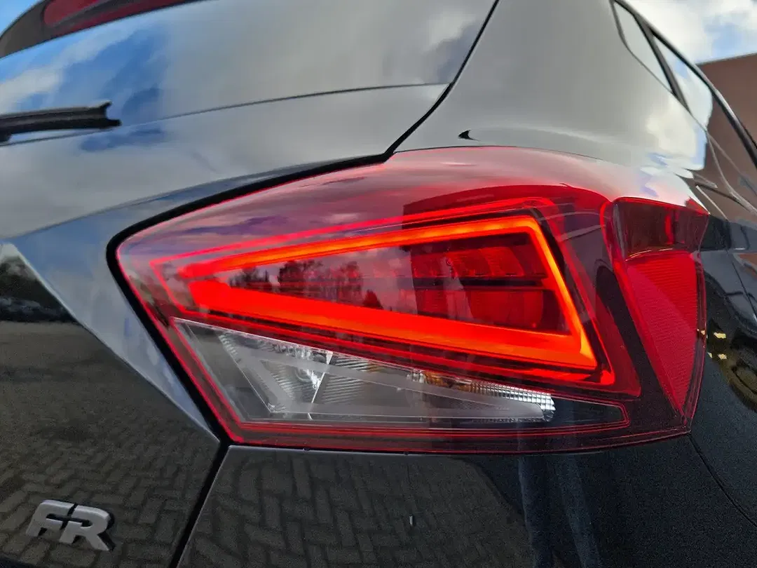 SEAT Ibiza 1.0 TSI DSG FR - Thumbnail 17
