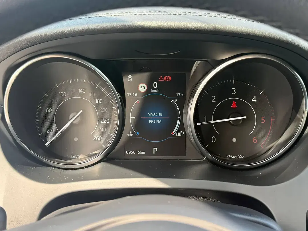 Jaguar E-Pace 2.0 4x4 - Thumbnail 13