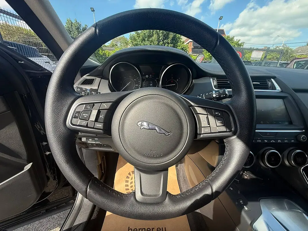 Jaguar E-Pace 2.0 4x4 - Thumbnail 14
