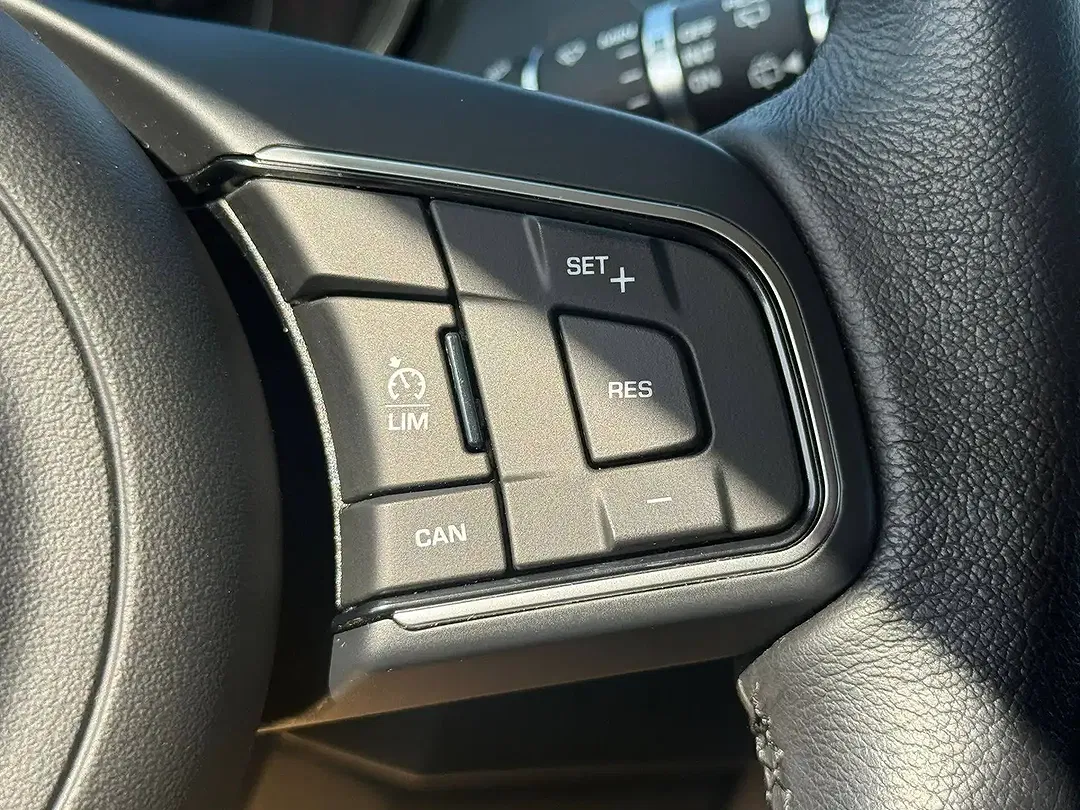 Jaguar E-Pace 2.0 4x4 - Thumbnail 16