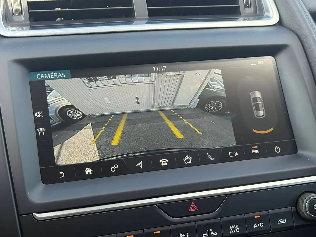 Jaguar E-Pace 2.0 4x4 - Thumbnail 22