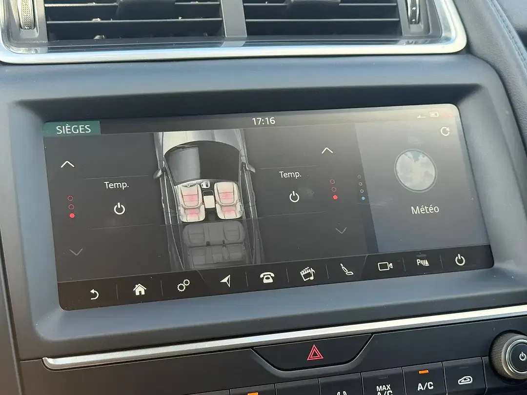 Jaguar E-Pace 2.0 4x4 - Thumbnail 23