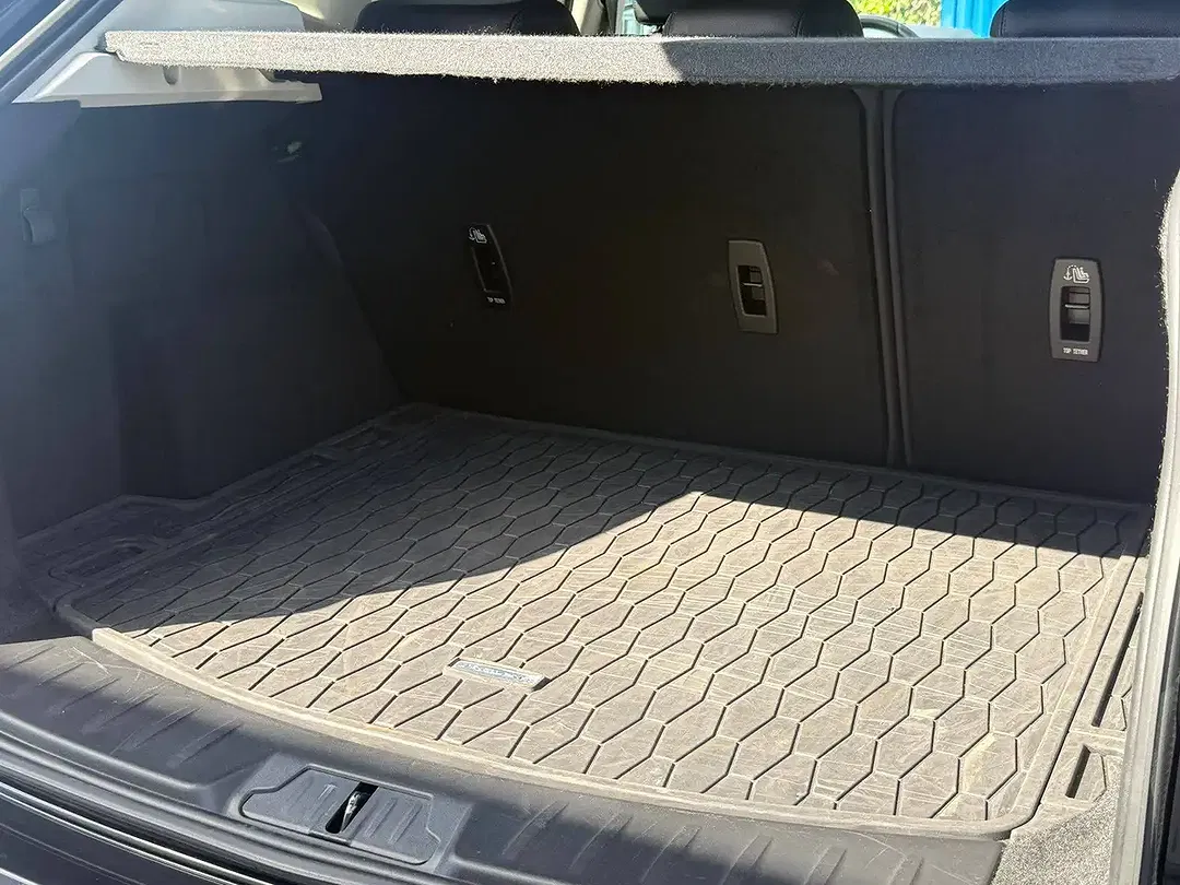 Jaguar E-Pace 2.0 4x4 - foto 32
